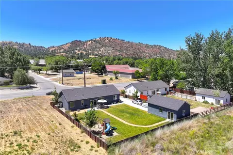 View/Area - 28301 Stallion Springs Dr, Tehachapi, CA 93561 photo 4 of 4