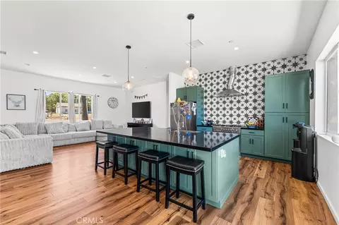 Kitchen - 28301 Stallion Springs Dr, Tehachapi, CA 93561 photo 5 of 5