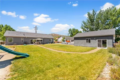 Exterior - 28301 Stallion Springs Dr, Tehachapi, CA 93561 photo 4 of 8