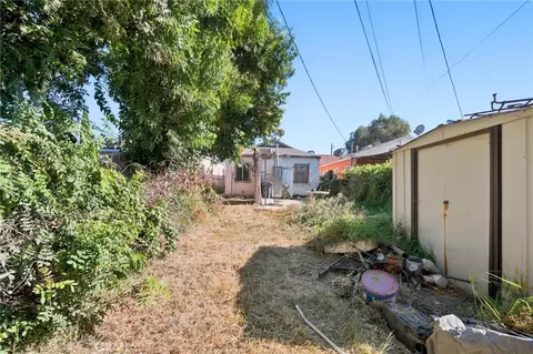 909 W 132nd St, Compton, CA 90222 photo 2