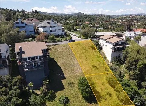 21478 Iglesia Dr, Woodland Hills, CA 91364