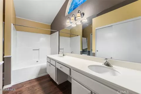 Bath - 43329 Denmore, Lancaster, CA 93535 photo 2 of 3