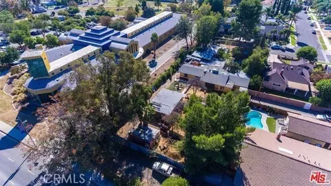 16326 Nordhoff St, North Hills, CA 91343