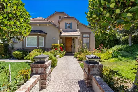 Exterior - 574 Oak Tree Ct, Simi Valley, CA 93065 photo 6 of 17