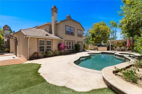 Exterior - 574 Oak Tree Ct, Simi Valley, CA 93065 photo 12 of 17