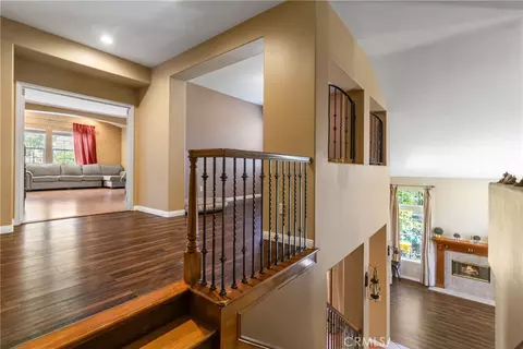 Entry Way - 574 Oak Tree Ct, Simi Valley, CA 93065 photo 8 of 12