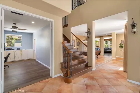 Entry Way - 574 Oak Tree Ct, Simi Valley, CA 93065 photo 3 of 12