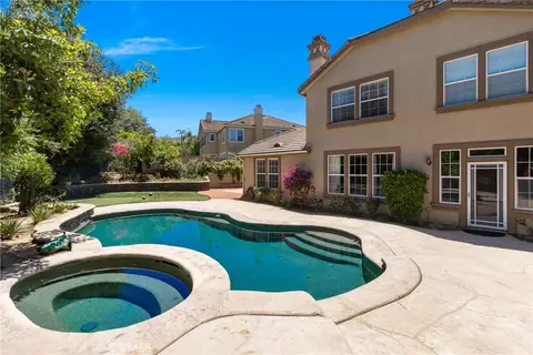 Exterior - 574 Oak Tree Ct, Simi Valley, CA 93065 photo 11 of 17