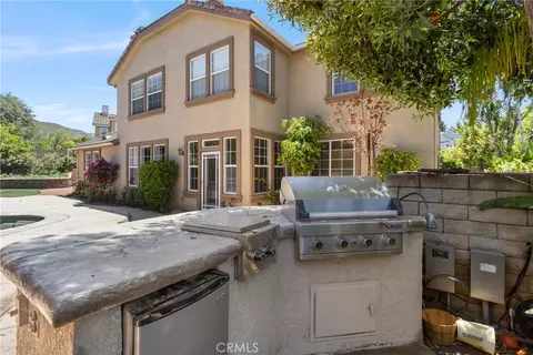 Exterior - 574 Oak Tree Ct, Simi Valley, CA 93065 photo 8 of 17
