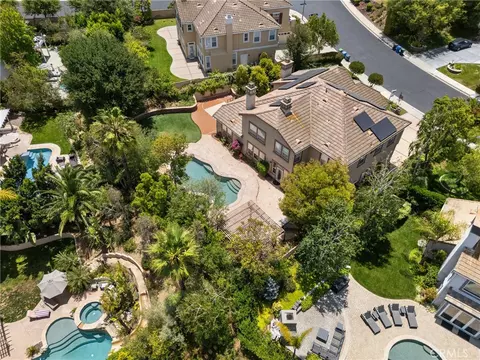 View/Area - 574 Oak Tree Ct, Simi Valley, CA 93065 photo 5 of 7