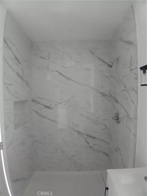 Bath - 518 N Santa Fe, Compton, CA 90221 photo 2 of 3