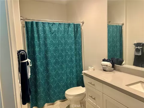 Bath - 39120 Mondell Pne, Palmdale, CA 93551 photo 4 of 4