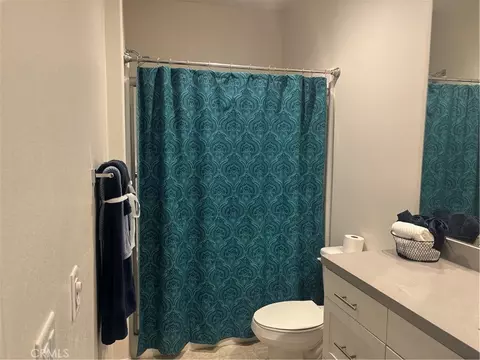 Bath - 39120 Mondell Pne, Palmdale, CA 93551 photo 2 of 4