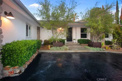 5117 Lubao Ave, Woodland Hills, CA 91364