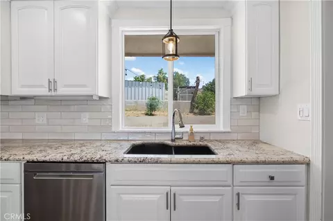 Kitchen - 34651 Florencell Ave, Acton, CA 93510 photo 4 of 6