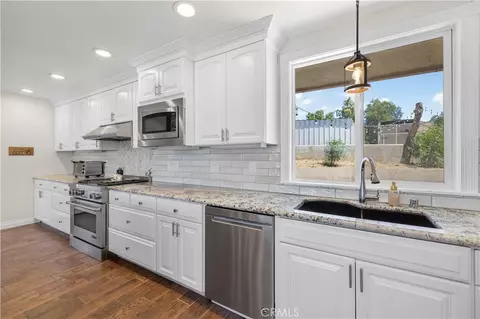 Kitchen - 34651 Florencell Ave, Acton, CA 93510 photo 6 of 6