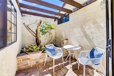 Exterior - 737 Congressional Rd, Simi Valley, CA 93065 photo 2 of 8