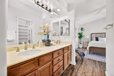 Bath - 737 Congressional Rd, Simi Valley, CA 93065 photo 1 of 3