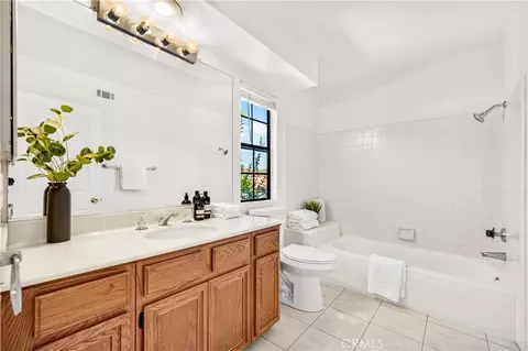 Bath - 737 Congressional Rd, Simi Valley, CA 93065 photo 3 of 3