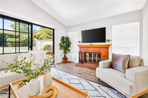 737 Congressional Rd, Simi Valley, CA 93065