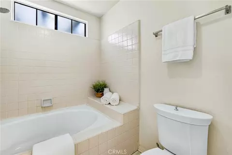 Bath - 737 Congressional Rd, Simi Valley, CA 93065 photo 2 of 3
