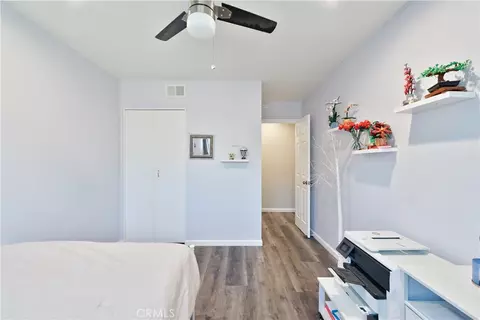Bedroom - 6155 Goshen Ave, Simi Valley, CA 93063 photo 4 of 6