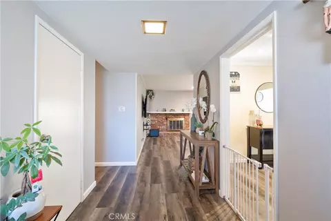 Entry Way - 6155 Goshen Ave, Simi Valley, CA 93063 photo 2 of 6
