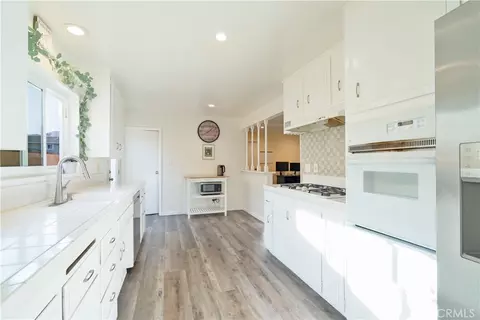 Kitchen - 6155 Goshen Ave, Simi Valley, CA 93063 photo 1 of 4