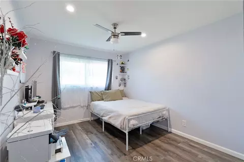 Bedroom - 6155 Goshen Ave, Simi Valley, CA 93063 photo 3 of 6
