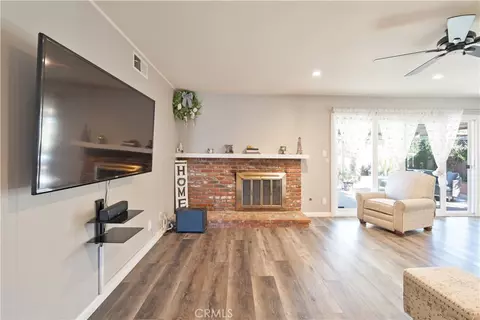 Living - 6155 Goshen Ave, Simi Valley, CA 93063 photo 1 of 2