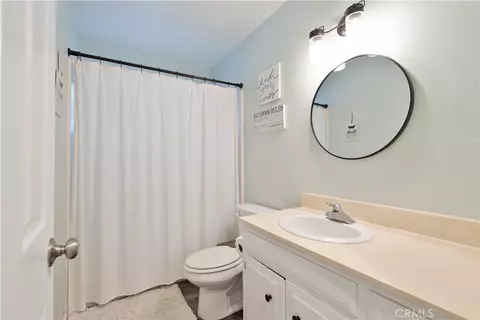 Bath - 6155 Goshen Ave, Simi Valley, CA 93063 photo 1 of 3