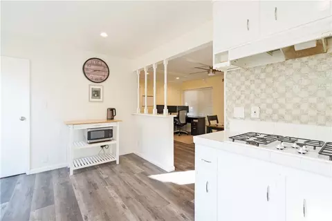 Kitchen - 6155 Goshen Ave, Simi Valley, CA 93063 photo 3 of 4