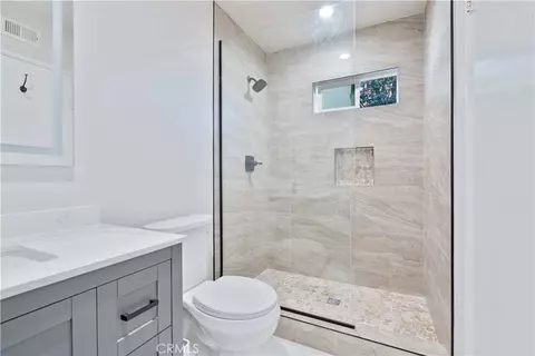 Bath - 6155 Goshen Ave, Simi Valley, CA 93063 photo 3 of 3