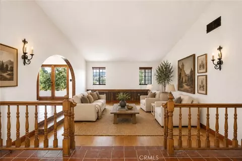 Living - 23921 Parke Ct, Tehachapi, CA 93561 photo 2 of 7