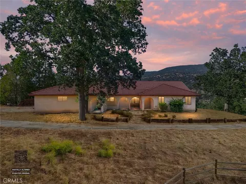 Exterior - 23921 Parke Ct, Tehachapi, CA 93561 photo 1 of 9