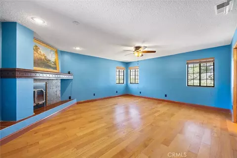 Living - 23921 Parke Ct, Tehachapi, CA 93561 photo 7 of 7