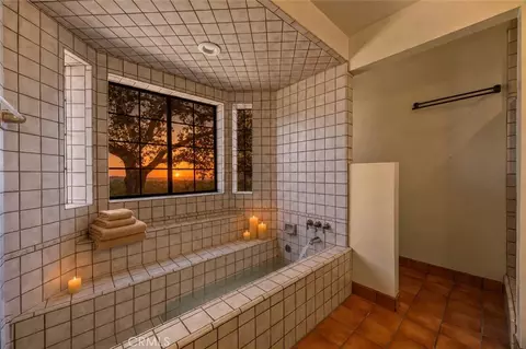 Bath - 23921 Parke Ct, Tehachapi, CA 93561 photo 3 of 5