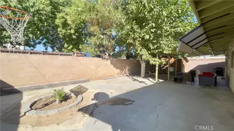 Exterior - 45911 Kingtree Ave, Lancaster, CA 93534 photo 4 of 5