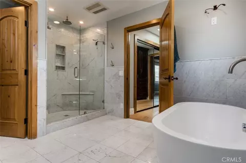 Bath - 586 Valley Gate Rd, Simi Valley, CA 93065 photo 4 of 6