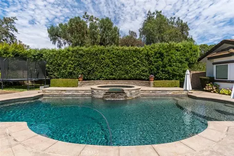 Exterior - 586 Valley Gate Rd, Simi Valley, CA 93065 photo 4 of 12