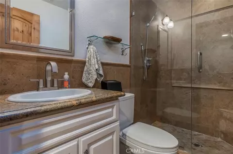 Bath - 586 Valley Gate Rd, Simi Valley, CA 93065 photo 2 of 6