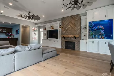 Living - 586 Valley Gate Rd, Simi Valley, CA 93065 photo 4 of 6