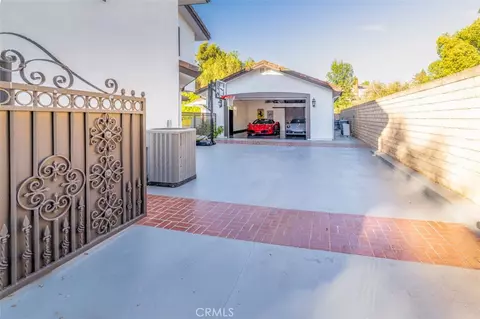 Exterior - 586 Valley Gate Rd, Simi Valley, CA 93065 photo 11 of 12