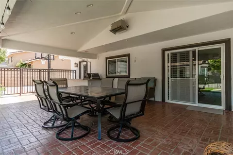 Exterior - 586 Valley Gate Rd, Simi Valley, CA 93065 photo 9 of 12
