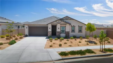 Exterior - 3230 Emerald Ln, Lancaster, CA 93535 photo 9 of 9
