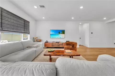 Living - 3230 Emerald Ln, Lancaster, CA 93535 photo 1 of 1