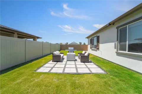 Exterior - 3230 Emerald Ln, Lancaster, CA 93535 photo 4 of 9
