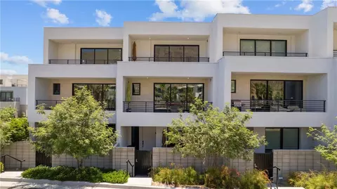 958 Cameron Ctr, Palm Springs, CA 92264