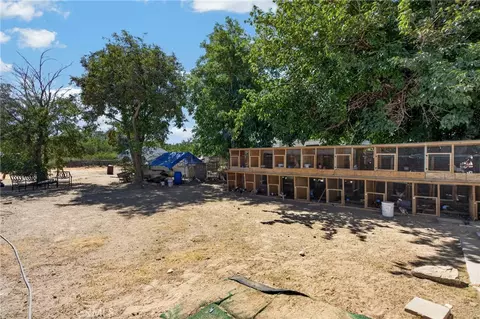 Exterior - 40196 177th St E, Palmdale, CA 93591 photo 5 of 11