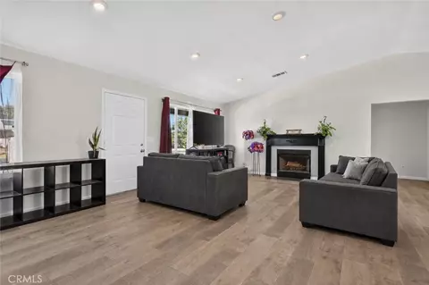 Living - 40196 177th St E, Palmdale, CA 93591 photo 1 of 2